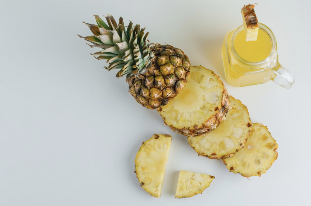 Pineapple slices and juice